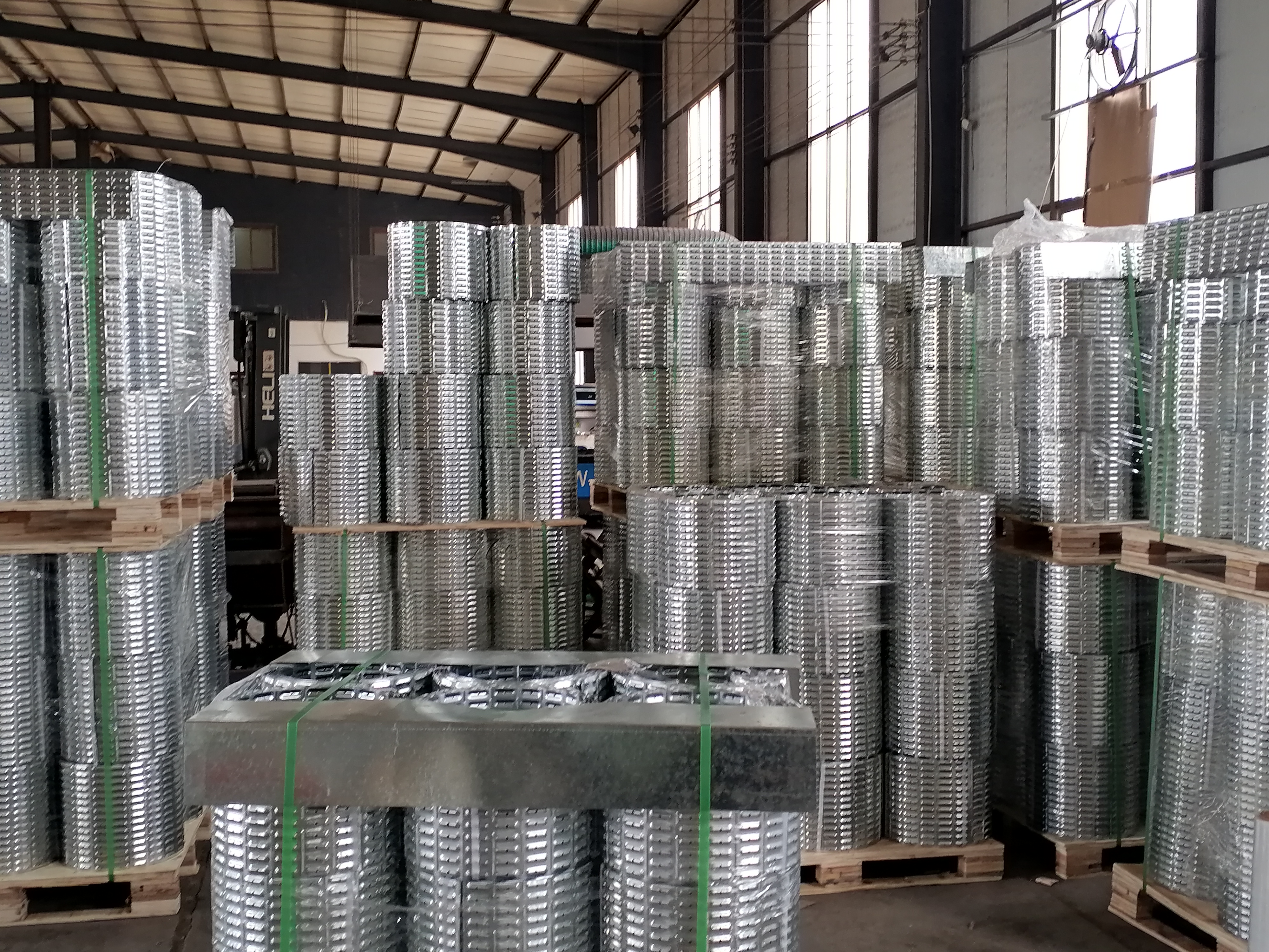 perforated metal, Perforated Metal Mesh, perforated metal fence, aluminum perforated sheet, galvanized perforated metal, stainless steel perforated metal